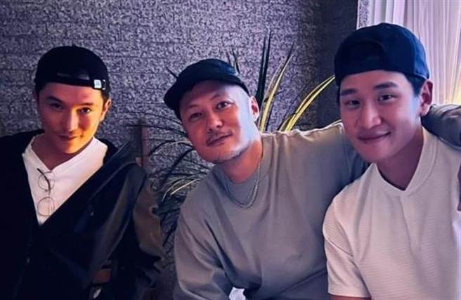 邱泽（左起）、余文乐、周兴哲周末三人小聚会。（尚庆创意提供）