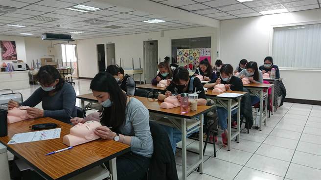 职训课程受女性青睐桃竹苗分署鼓励民眾踊跃报名。(劳动力发展署桃竹苗分署提供／吕筱蝉桃园传真)