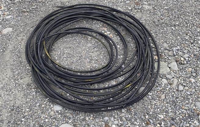 台东市区日前多处路灯不亮，经警方追查劲是因为电缆遭窃。（台东分局提供／蔡旻妤台东传真）