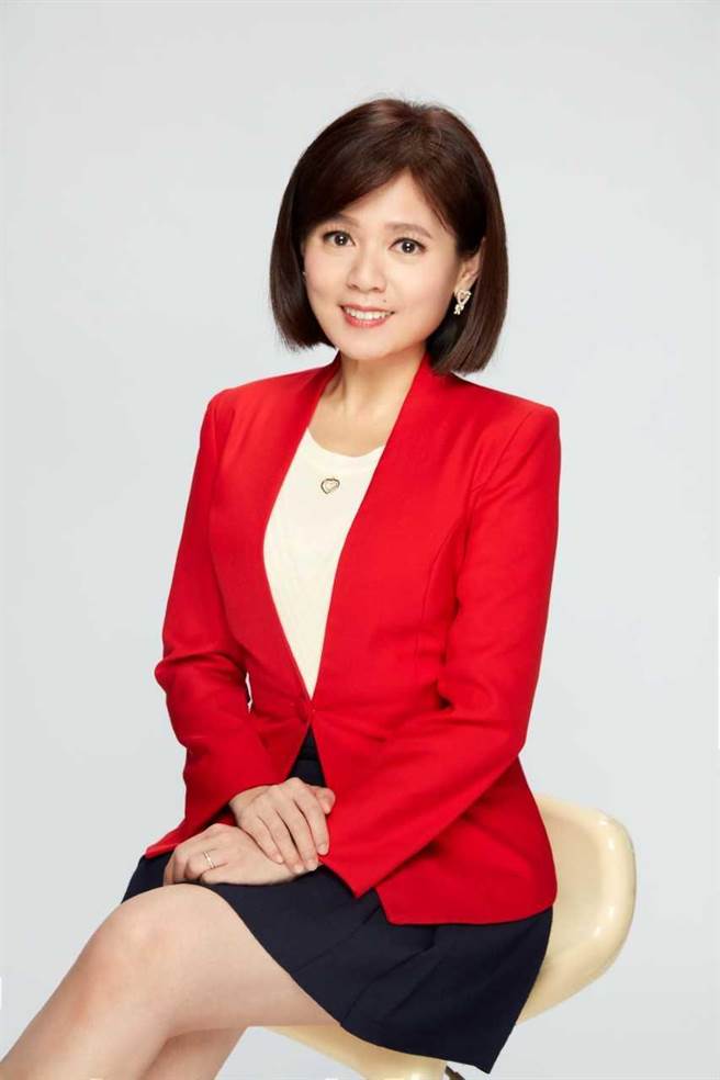 中天主播陈谚莹外语能力佳，曾是驻华盛顿特派记者。（中天新闻提供）