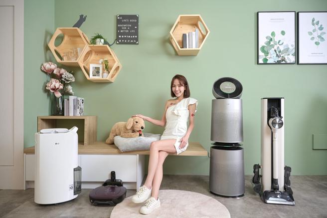 LG PuriCare 360 °宠物功能增加版空气清净机可拆洗毛髮专用滤网，全面包覆并保护主滤网，免于吸附大量毛髮、灰尘等。（LG提供）