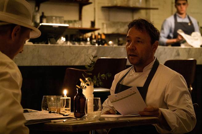 史帝芬葛拉翰在《餐厅失控夜》中饰演全片重心的主厨安迪。（传影互动提供）