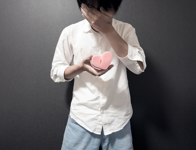 年輕男自述被女老闆包養，每月拿20萬住豪宅開BMW，但他卻愛上女老闆。（示意圖，達志影像/shutterstock）