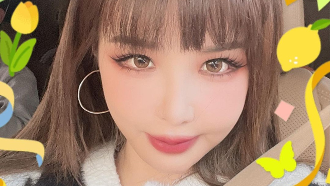 2NE1近日难得合体，网友却发现朴春长得不一样。（图／IG@newharoobompark）