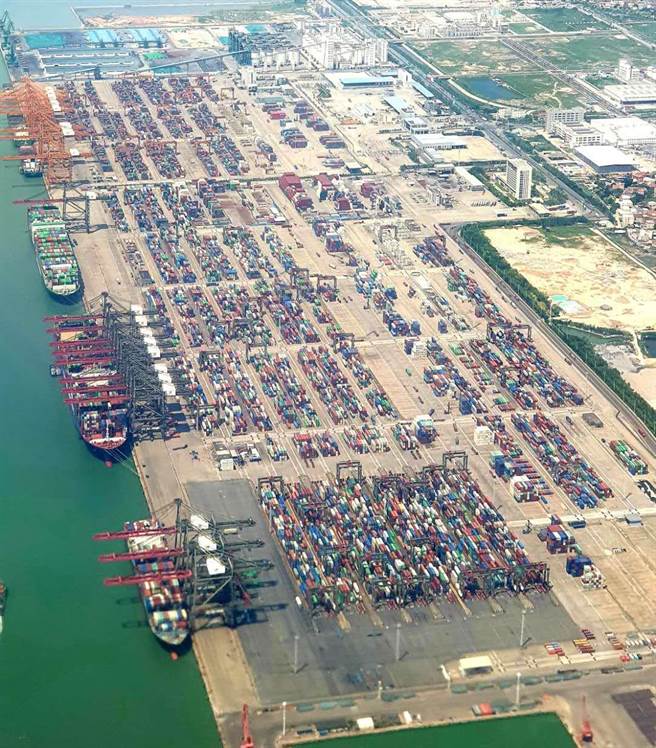 VOA》即时／中国3700万人身陷封控围城，美媒忧：全球供应链中断风险倍增。（蓝孝威摄）