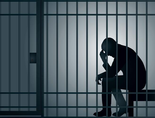 美国海军上尉替中国人购枪并隐匿买家身分，于去年遭定罪，今天被判处4年徒刑。(示意图／shutterstock)