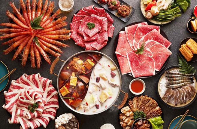 （王品集团「向辣 和牛麻辣锅」插旗台中，顶级和牛海陆铁塔吃到饱千元有找。图／王品集团提供）