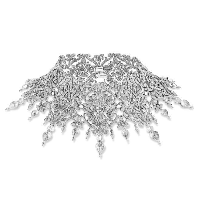 宝诗龙New Maharajahs系列项炼，水晶、钻石等，有两种佩戴方式，4740万元。（Boucheron提供）