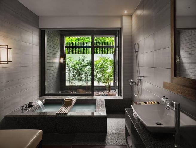 （4月起北投麗禧推出「春夏一日遊專案」，雙人90分鐘獨立湯屋搭配專屬餐點，私享不受打擾的湯屋，專案價雙人3,050元起。圖／北投麗禧酒店提供）