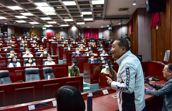 新北市侯友宜市长蒞临政大分享城市治理经验。（图／政治地政系提供）