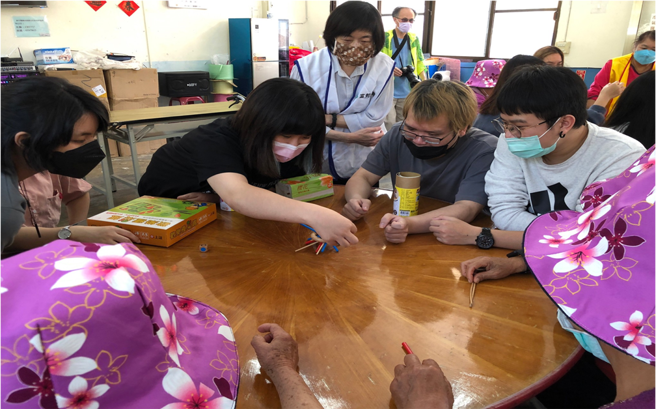 跨世代益智桌游活动。(图/玄奘大学提供)