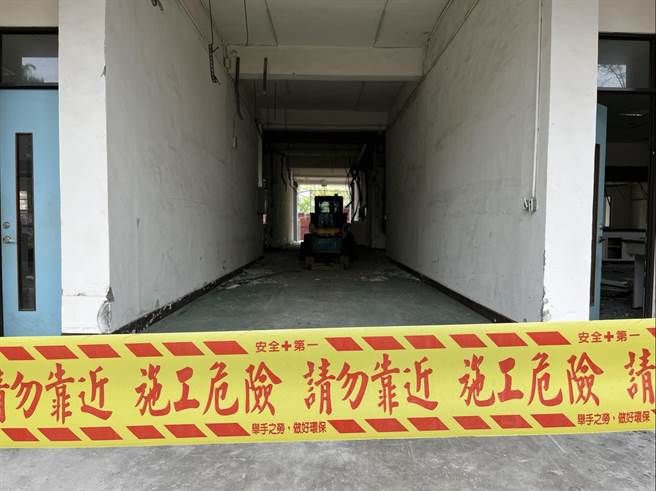 原七贤国中旧校舍使用机关「财团法人国家科技研究院台湾海洋科技研究中心」已于15日搬离至兴达港。（袁庭尧摄）