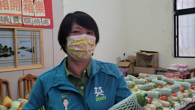 年底九合一选举进入倒数，民进党市议员郑文婷曾对外宣布参选基隆市长，争取党内提名，但市党部今早10时无预警在群组发布，郑要登记参选市议员的採访通知，没多久讯息又被收回。（资料照，陈彩玲摄）