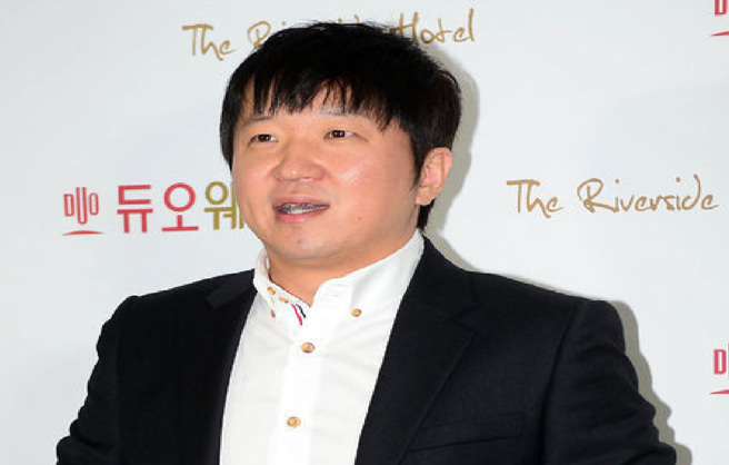 南韩主持人郑亨敦在自己的Youtube频道中公然违法。（图／摘自韩网OSEN）