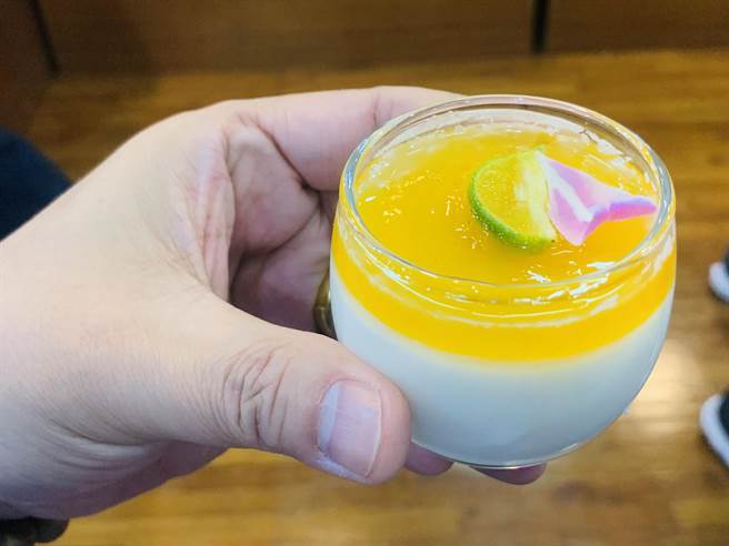 手作蔬食体验，品尝梅香风味。（廖志晃摄）