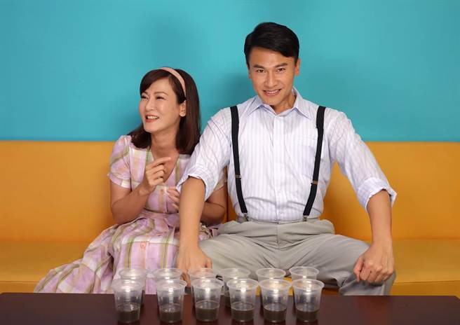 邱琦雯、王振富宣传新戏互动搞笑。（台视提供）