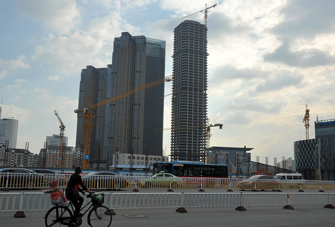 大陆一线城市房价贵松松，年轻人买房的梦想遥不可及。（中新社）