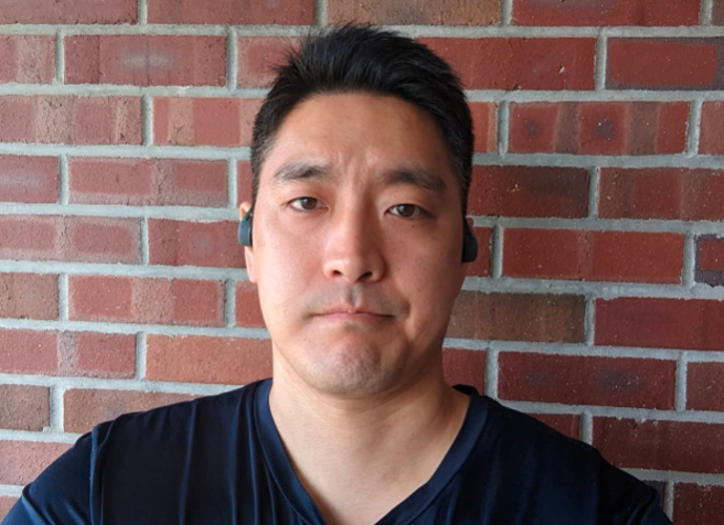 理科先生形象稳重中不失帅气，但竟也因此招惹来一些骚扰讯息。（图／取自理科先生IG）