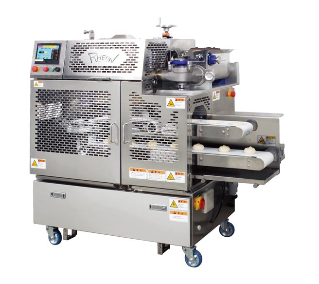 彷如魔术，会给人梦幻般的油酥包馅成型机，素有「包馅达人」的称号。图／业者提供