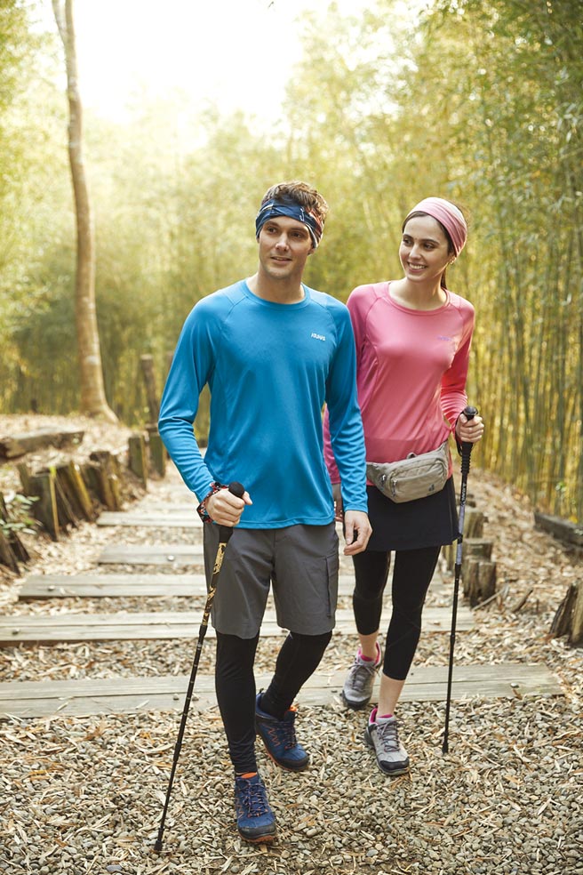 欧都纳POLARTEC透气排汗长袖T恤，舒适体感、良好透气、吸湿快乾，是春季赏花踏青的不二好选择。图／欧都纳提供