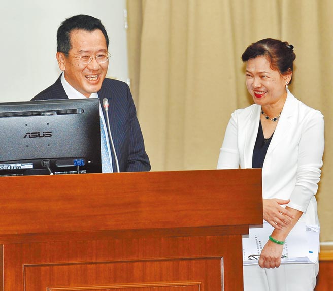 监察院昨公布最新一期廉政专刊，政坛夫妻檔国安会秘书长顾立雄与经济部长王美花，拥有1.38亿的土地与建物，存款有1248万元。（本报资料照片）