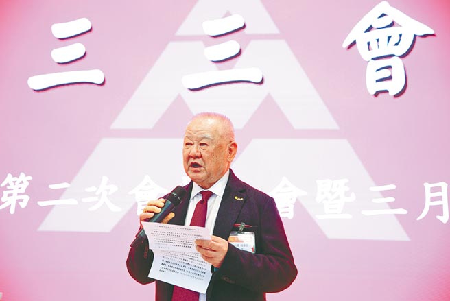 三三会理事长林伯丰建议政府，重新检讨能源配比。（张铠乙摄）
