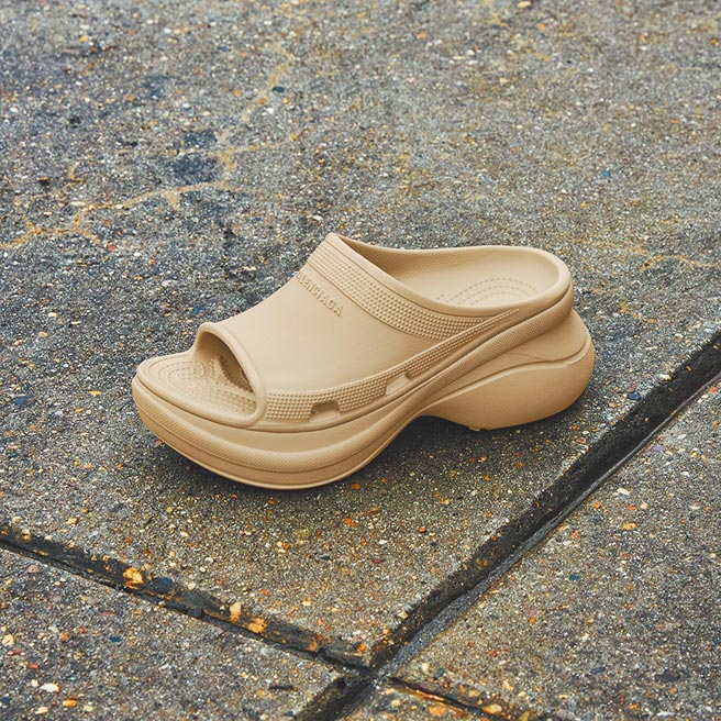 奶茶色鞋款并不在官方发表的色系里头，但也引起不少网友讨论。（Balenciaga提供）