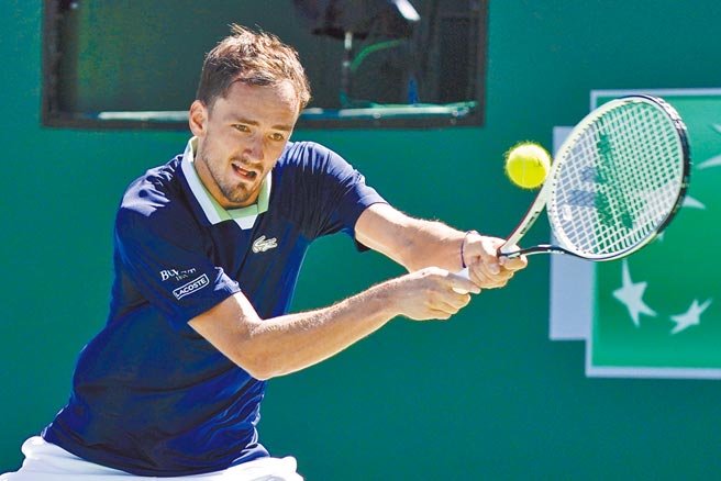 短命球王麦维德夫除了无法以俄罗斯国籍出赛，要打温布顿恐怕还得附带但书。（美联社）