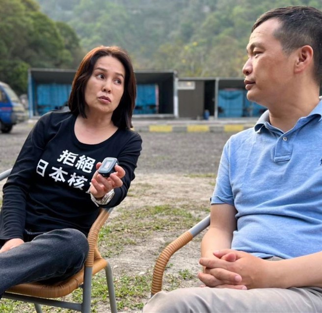 罗智强(右)和高金素梅(左)在桃园会合，一起走进原乡。(取自罗智强脸书)