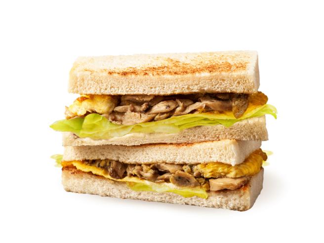 松露蕈菇歐姆蛋吐司，售價49元。（Q Burger提供）