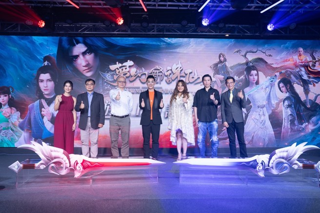 《梦幻新诛仙》手游齐聚眾人之力启动御剑，再创经典诛仙鉅作高峰（由左至右为：艺人卓君泽、艾玩天地总经理 林阜民、艾玩天地董事长 萧士仁、艺人任贤齐、艺人家家、艾玩天地副总经理 何培禄、艺人徐展元）。(图/业者提供)