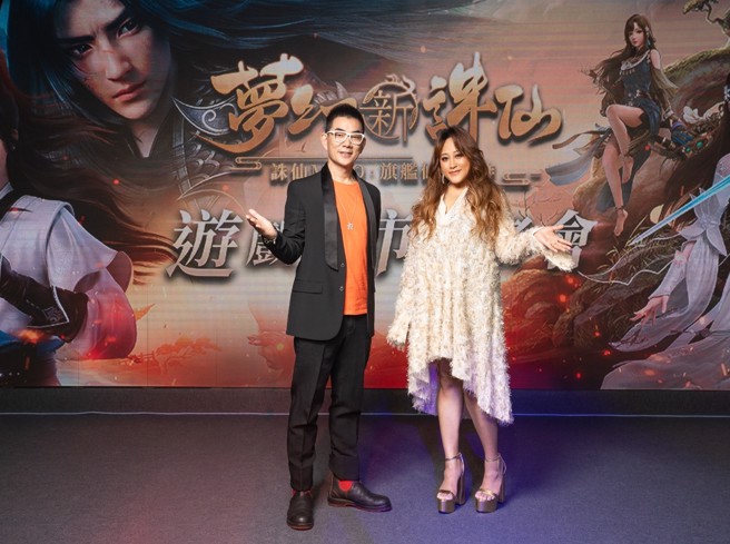 《梦幻新诛仙》手游代言人任贤齐与家家登场诠释诛仙各种经典面貌，回忆现场热血沸腾。(图/业者提供)