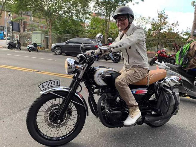 陳為民生活充滿樂趣。(圖/翻自陳為民臉書)