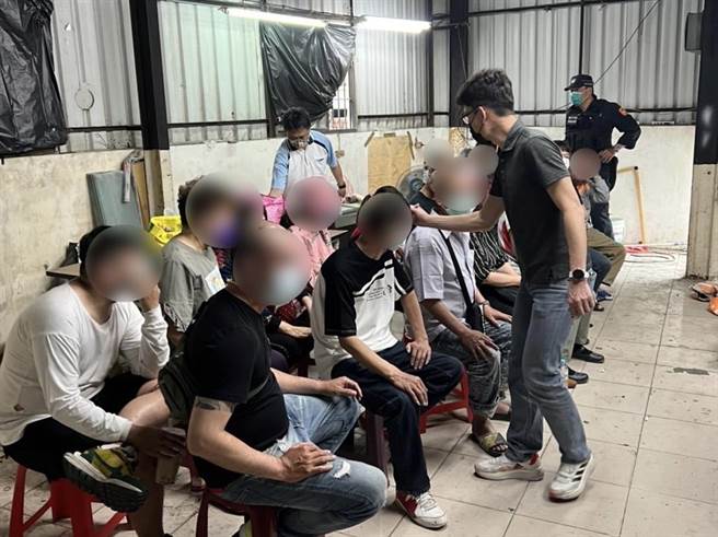 警方查获天九牌职业赌场，利用中午就开张，躲避警方查缉。（读者提供／曹婷婷台南传真）