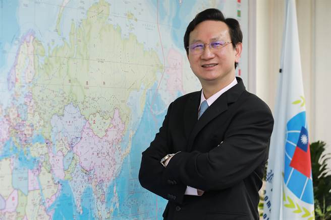 侨委会委员长童振源。（侨委会提供）