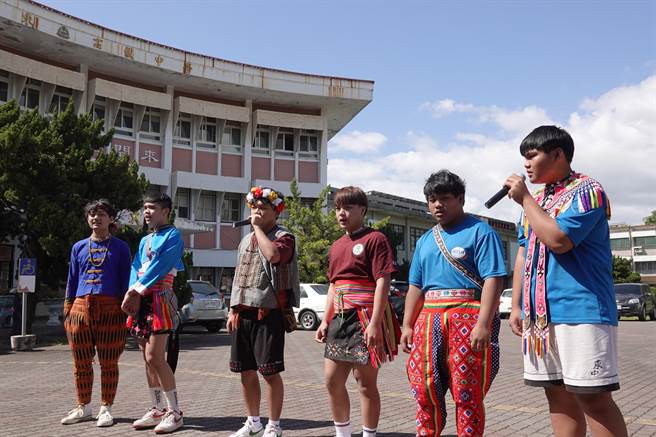 台东高中阿卡贝拉合唱团成立于2021年，初试啼声即获全县乡土歌谣比赛优等，团员全数都来自原住民艺能班。（蔡旻妤摄）