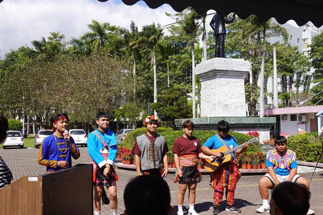 台东高中阿卡贝拉合唱团成立于2021年，初试啼声即获全县乡土歌谣比赛优等，团员全数都来自原住民艺能班。（蔡旻妤摄）