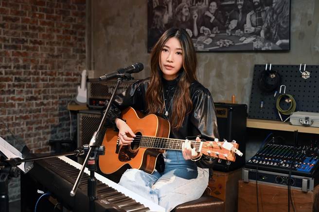 黄玠玮推出全新创作专辑《游牧》。（环球唱片提供）