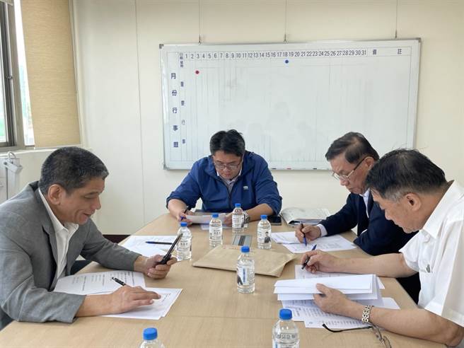 2022大选倒数，南投县国民党18日公布首波提名名单，首波名单内多为争取连任的党籍乡镇市长、县议员等，13乡镇市长提名7位候选人，议员8选区提名17席。（党部提供／吴建辉南投传真）