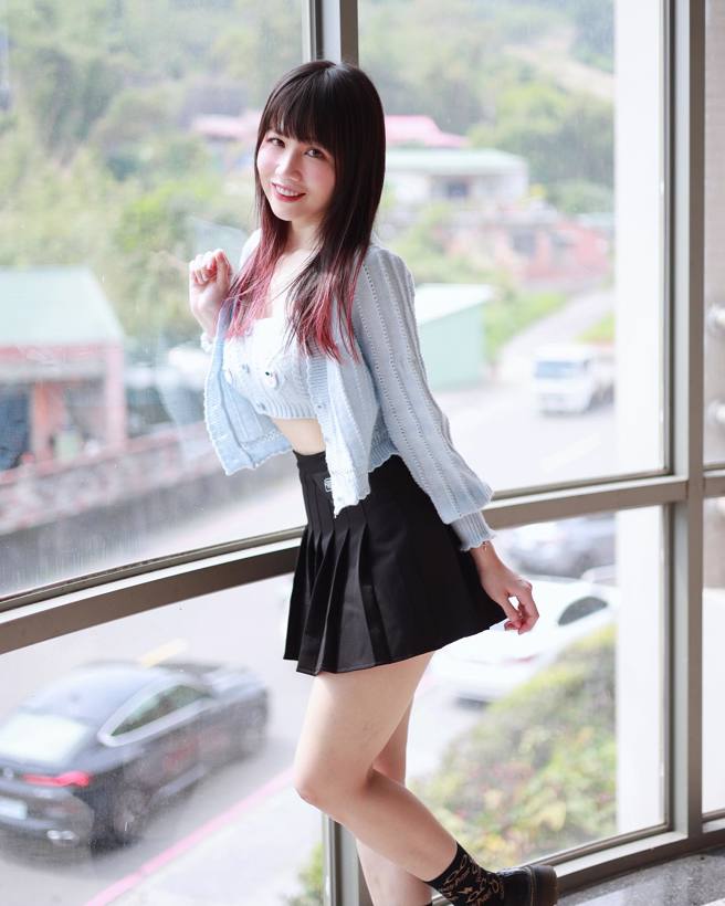 晓帆穿着青春有活力 十分性感。(图／晓帆 IG)