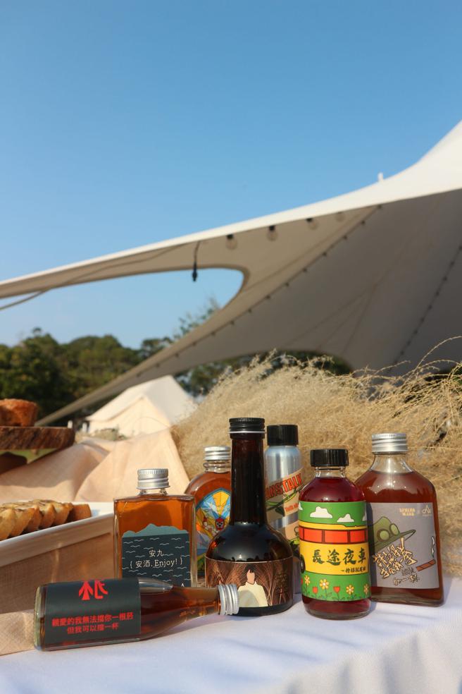 世界50大酒吧及米其林评鑑的餐酒馆Indulge Bistro，与多组春浪艺人合作专属的乐团调酒。（林欣仪摄）