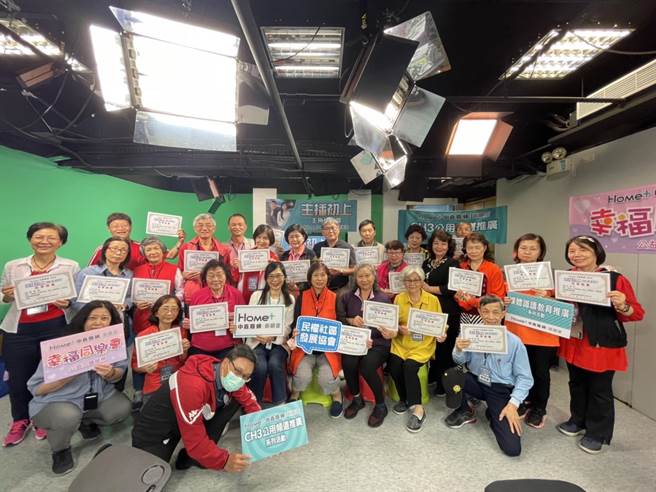 中嘉宽频新视波有线电视在3月17日，开设「主播初上 主角换我当」全新媒体的体验课程。（主办单位提供）