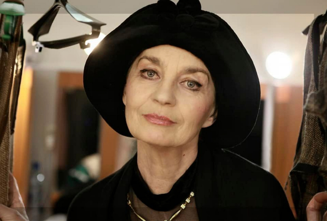 乌克兰67岁国宝级女星欧克姗史维兹（Oksana Shvets）被俄军炸死。(图/ 摘自脸书@Молодий театр)