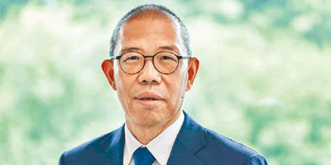 锺睒睒身价达4,550亿元，蝉联中国首富，但全球排名下降八位至第15名。图／取自官网