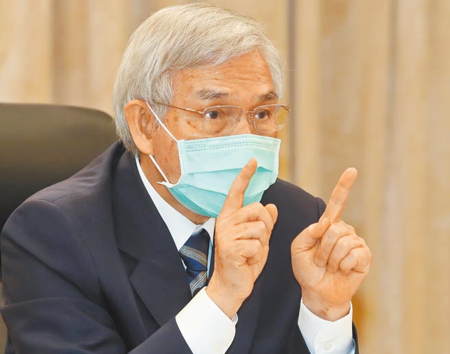 央行总裁杨金龙17日宣布，央行将升息一码。（郑任南摄）