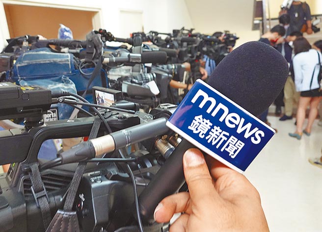 镜电视开台，爆出董事长争议及NCC护航的传闻。（姚志平摄）