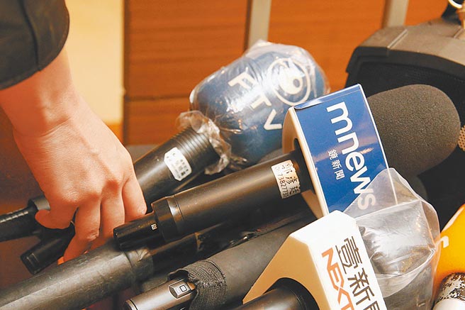 NCC审查镜电视过程引发争议，相对中天电视台的差别待遇，已让外界合理质疑其违法行政、双重标准。（杜宜谙摄）