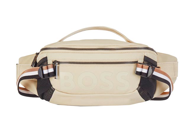 Boss米色永續再生尼龍腰包，8900元。（Boss提供）