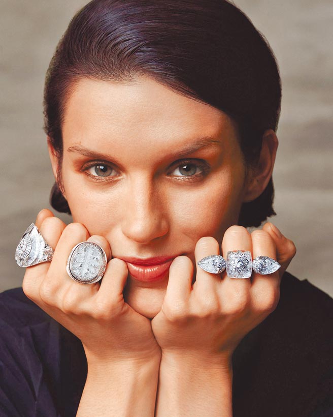 宝诗龙New Maharajahs系列珠宝，风格华丽。（Boucheron提供）