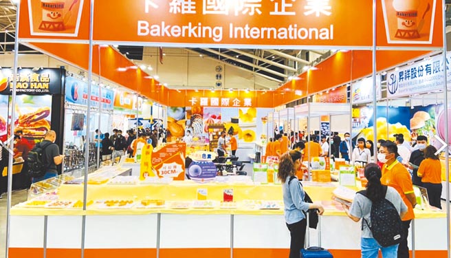 烘焙展陈列多种麵包、糕点。（卡罗国际提供）